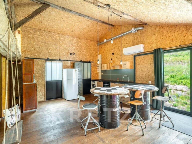 Maison Vaux-en-Beaujolais - 9 chambres - 522m²