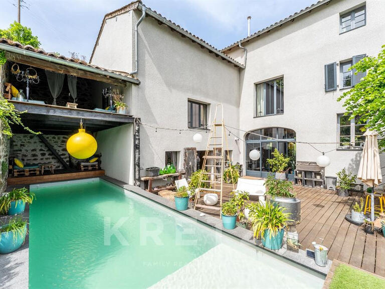 Maison Vaux-en-Beaujolais - 9 chambres - 522m²