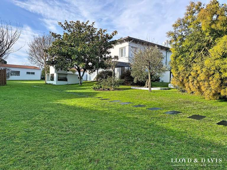 House Vaux-sur-Mer - 4 bedrooms - 187m²