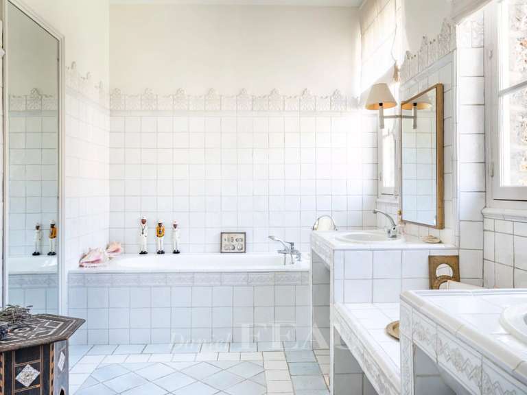 Maison Vaux-sur-Seine - 6 chambres - 386m²