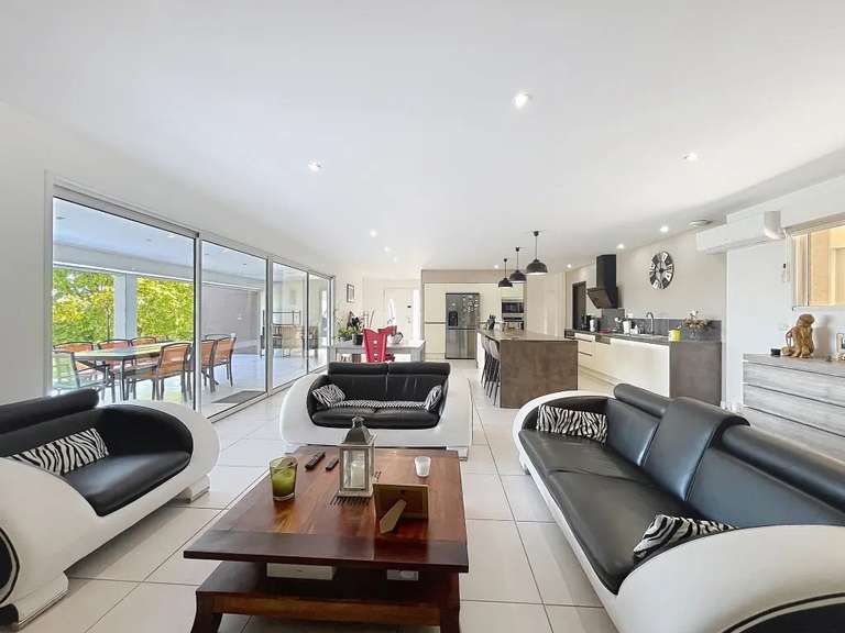 Maison Vayrac - 3 chambres - 235m²