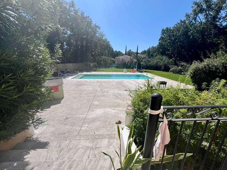 House Vedène - 6 bedrooms - 230m²