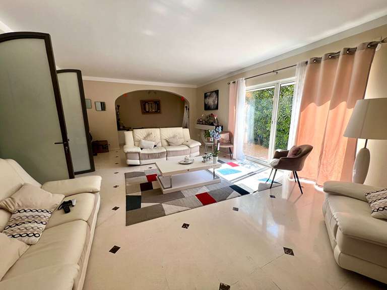 House Vedène - 6 bedrooms - 230m²