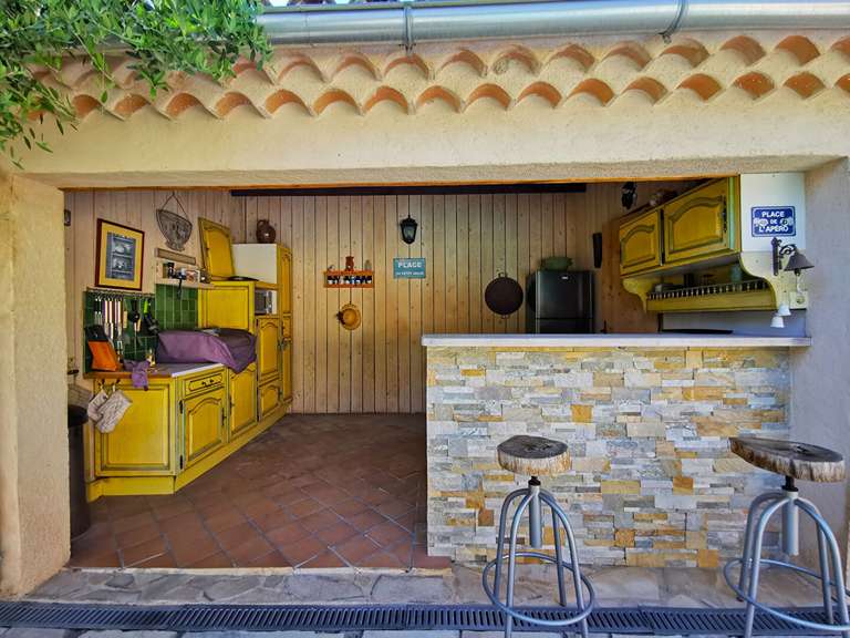 House Vedène - 5 bedrooms - 214m²