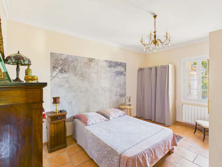 House Vedène - 5 bedrooms - 214m²