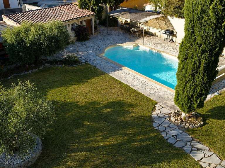 House Vedène - 5 bedrooms - 214m²
