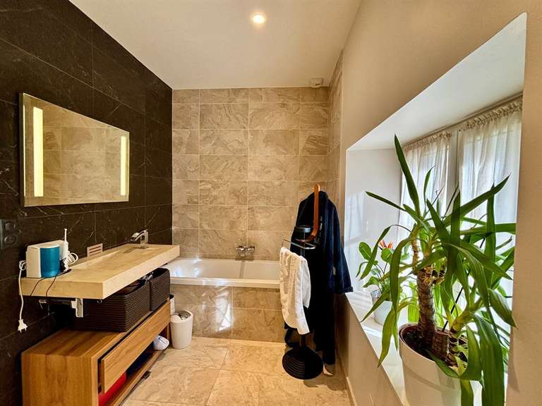 House Veigné - 11 bedrooms - 433m²