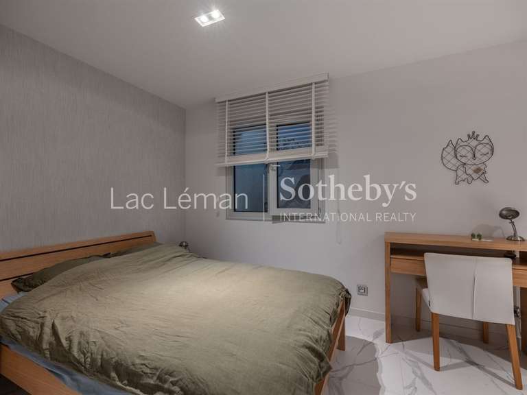 Maison Veigy-Foncenex - 5 chambres - 245m²