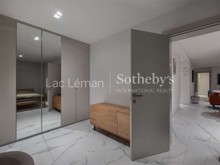 Maison Veigy-Foncenex - 5 chambres - 245m²