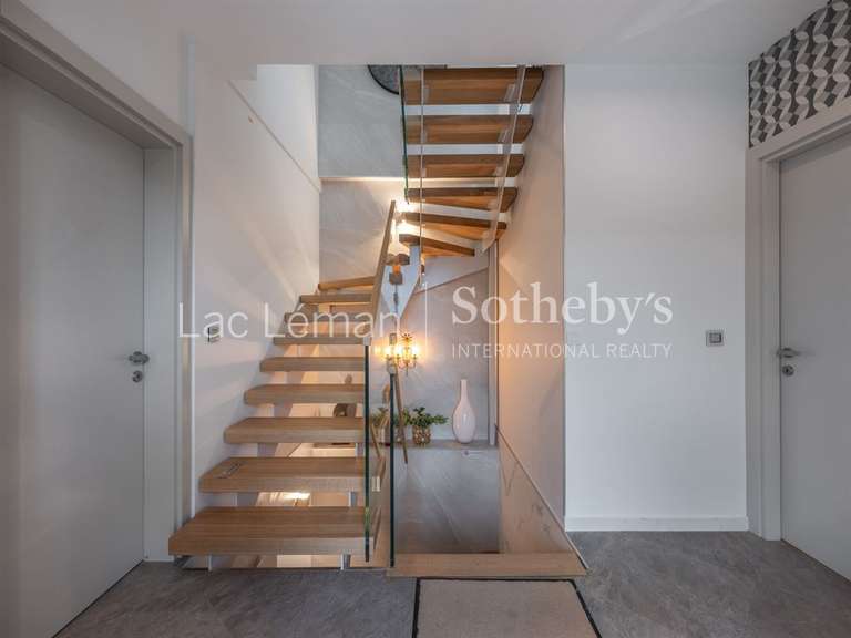 Maison Veigy-Foncenex - 5 chambres - 245m²