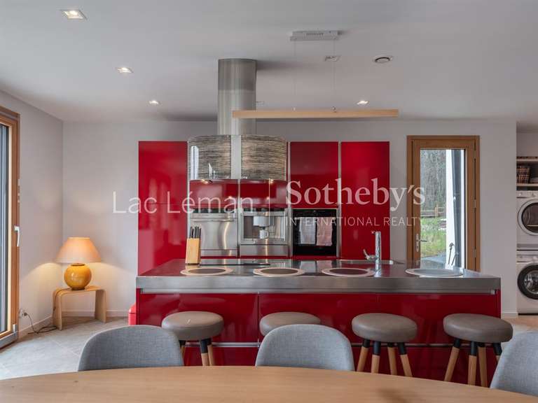 Maison Veigy-Foncenex - 5 chambres - 245m²