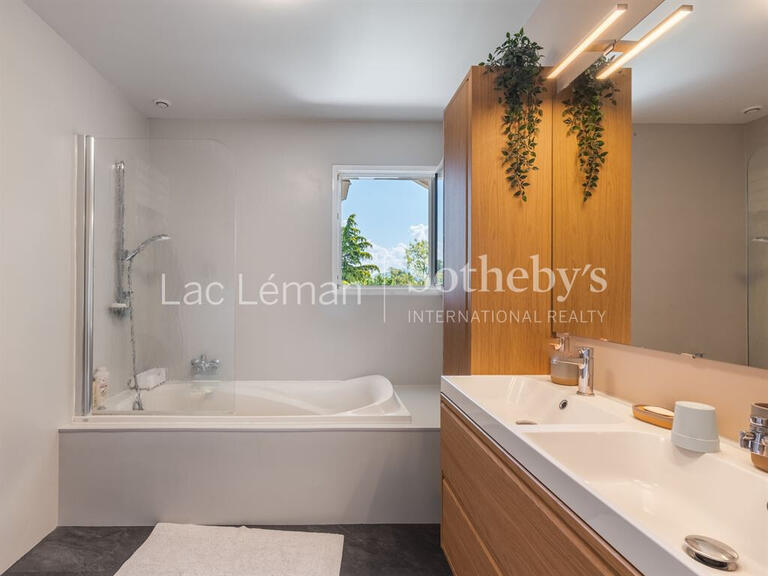 Maison Veigy-Foncenex - 4 chambres - 190m²