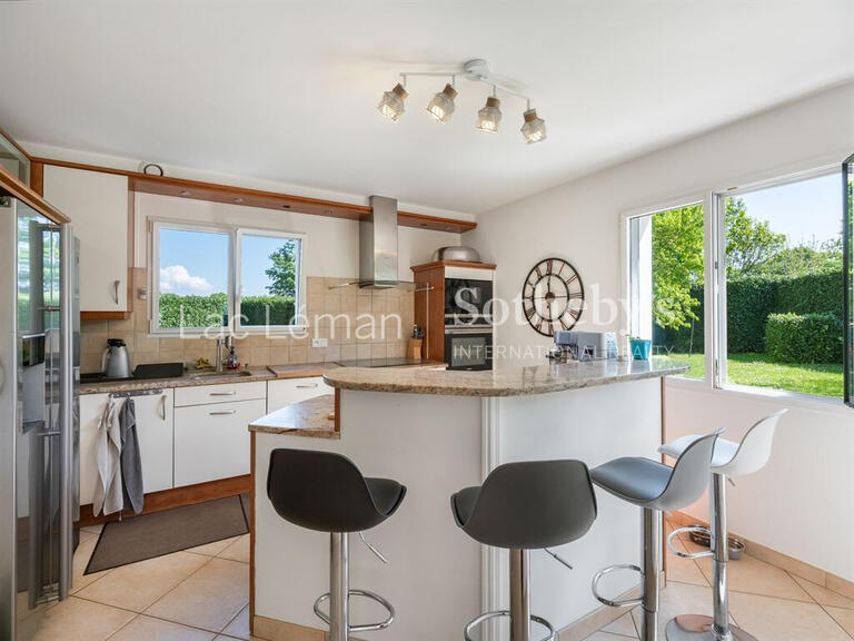 Maison Veigy-Foncenex - 4 chambres - 190m²
