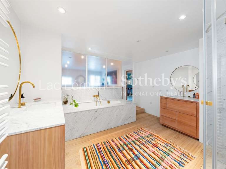 Maison Veigy-Foncenex - 5 chambres - 500m²