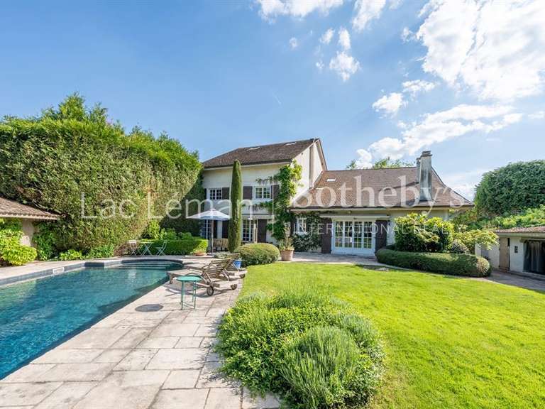Maison Veigy-Foncenex - 5 chambres - 500m²