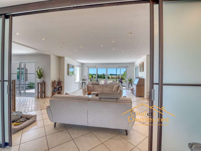 Maison Veigy-Foncenex - 6 chambres - 280m²