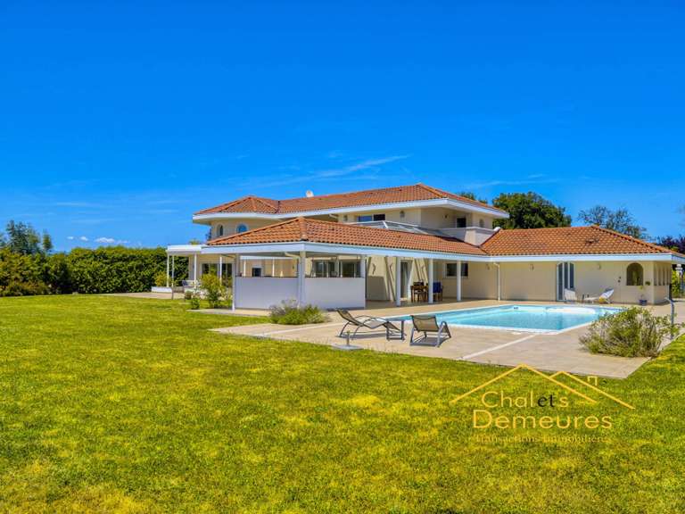 Maison Veigy-Foncenex - 6 chambres - 280m²