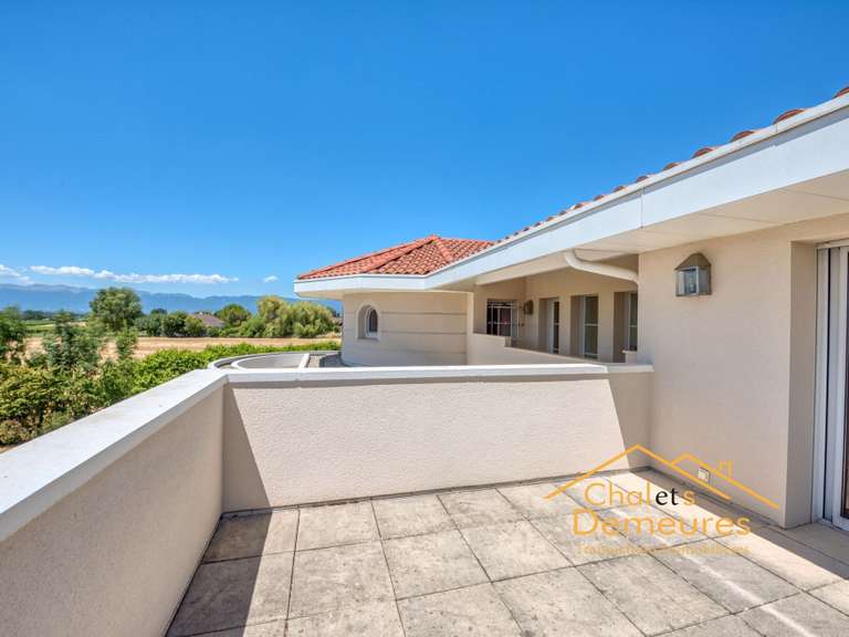 Maison Veigy-Foncenex - 6 chambres - 280m²