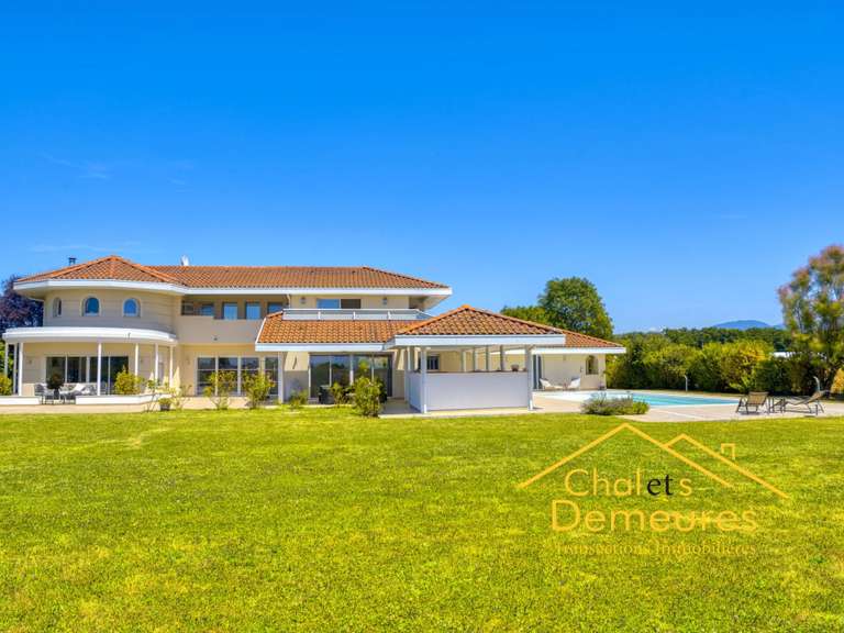 Maison Veigy-Foncenex - 6 chambres - 280m²