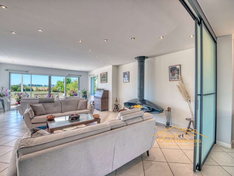 Maison Veigy-Foncenex - 6 chambres - 280m²