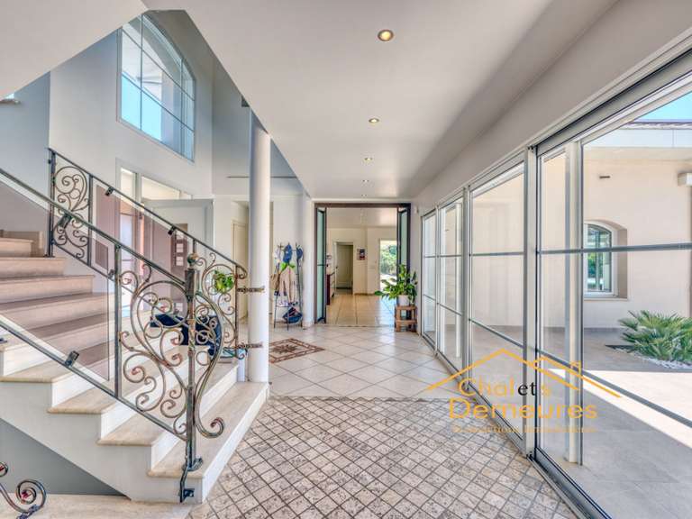 Maison Veigy-Foncenex - 6 chambres - 280m²