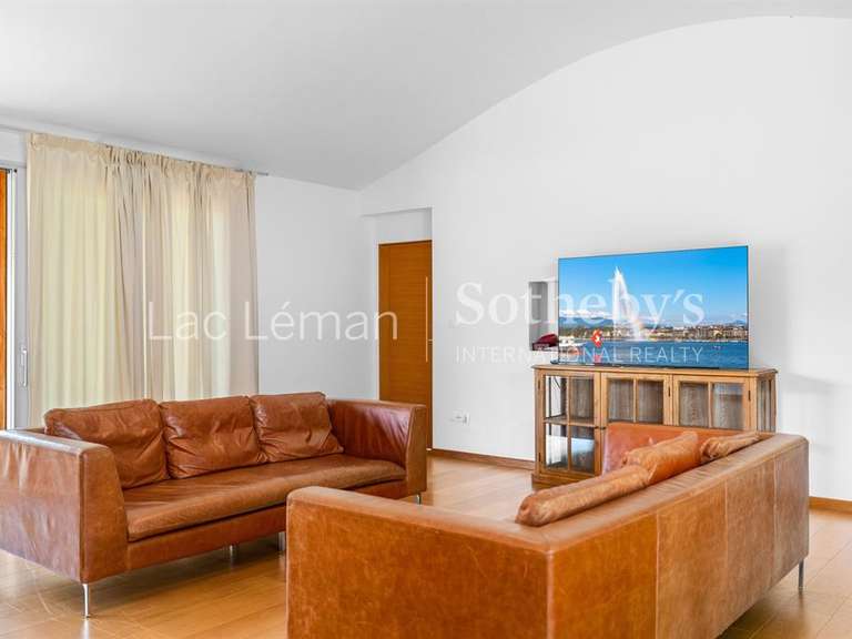 Maison Veigy-Foncenex - 6 chambres - 238m²