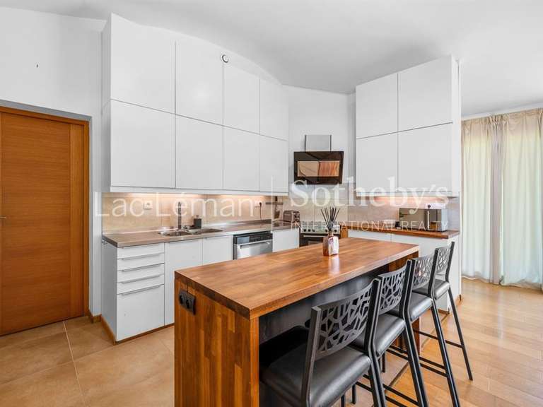 Maison Veigy-Foncenex - 6 chambres - 238m²