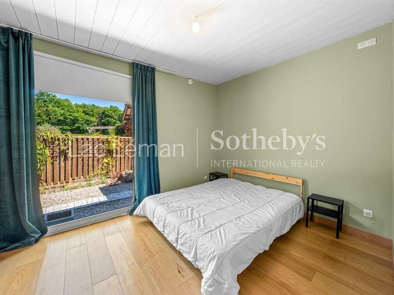 Maison Veigy-Foncenex - 6 chambres - 238m²