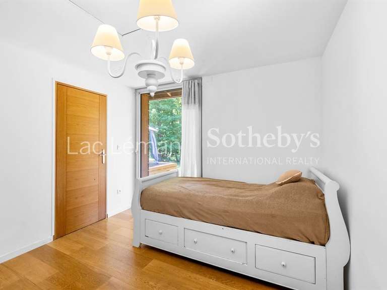 Maison Veigy-Foncenex - 6 chambres - 238m²