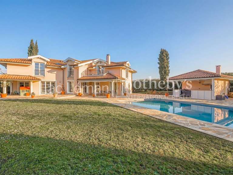 Maison Veigy-Foncenex - 5 chambres - 430m²