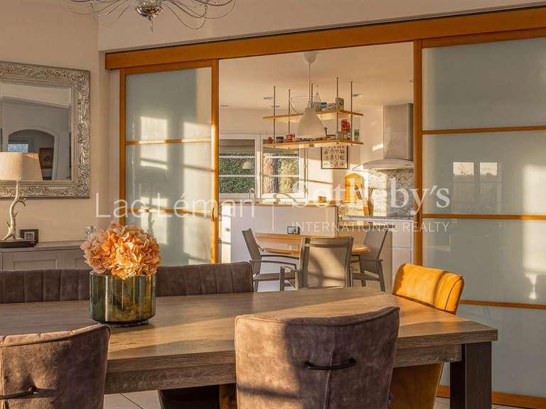 Maison Veigy-Foncenex - 5 chambres - 430m²