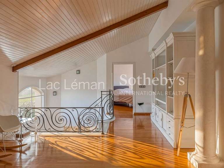 Maison Veigy-Foncenex - 5 chambres - 430m²