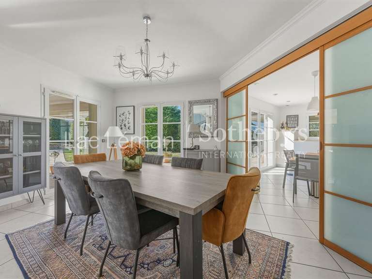 Maison Veigy-Foncenex - 5 chambres - 430m²