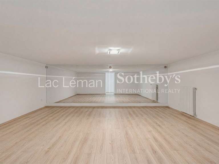 Maison Veigy-Foncenex - 5 chambres - 430m²