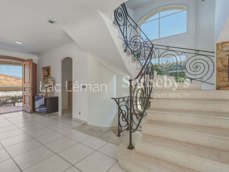 Maison Veigy-Foncenex - 5 chambres - 430m²