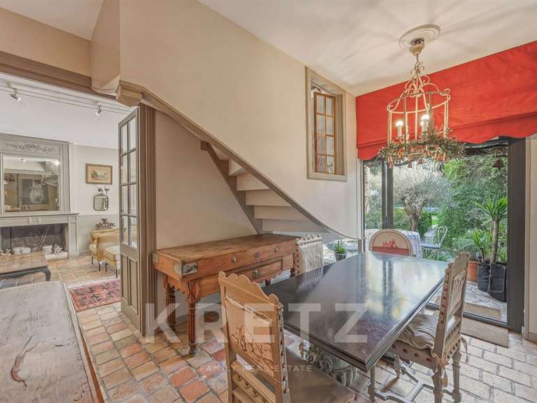 Maison Veigy-Foncenex - 8 chambres - 520m²