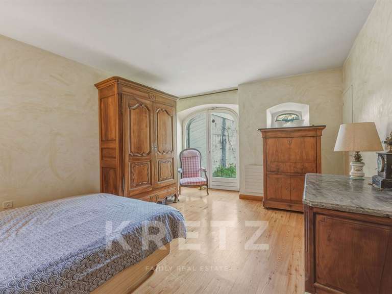 Maison Veigy-Foncenex - 8 chambres - 520m²