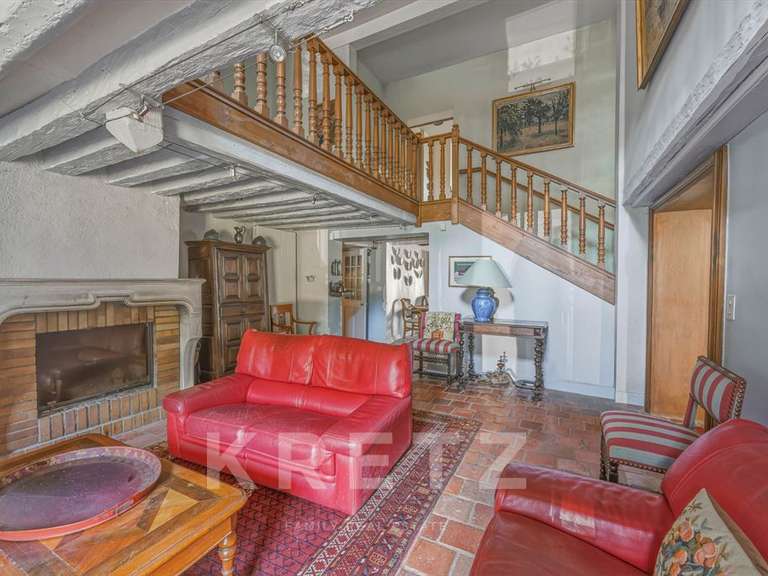 Maison Veigy-Foncenex - 8 chambres - 520m²