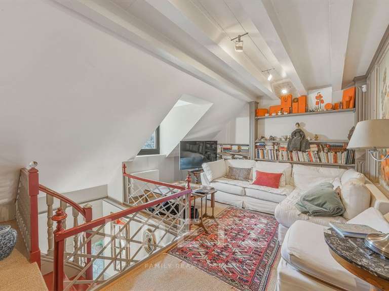 Maison Veigy-Foncenex - 8 chambres - 520m²