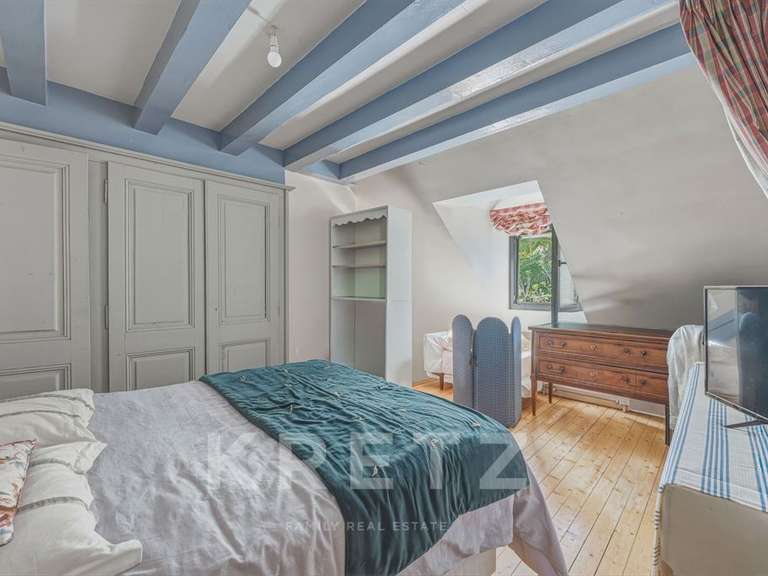 Maison Veigy-Foncenex - 8 chambres - 520m²