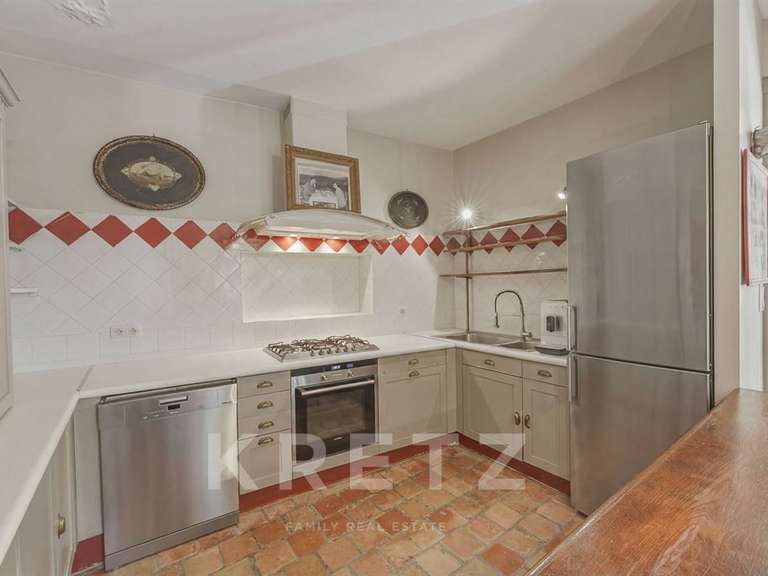 Maison Veigy-Foncenex - 8 chambres - 520m²