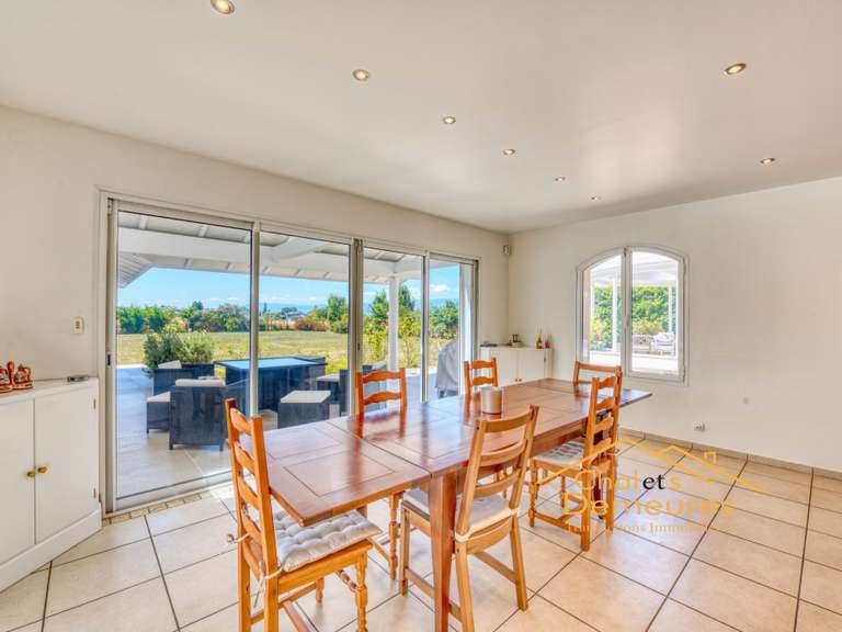 Maison Veigy-Foncenex - 6 chambres - 280m²