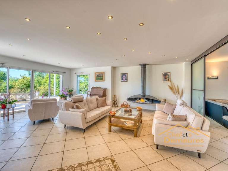 Maison Veigy-Foncenex - 6 chambres - 280m²