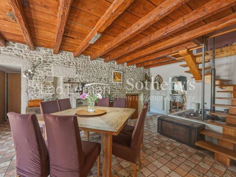 House Veigy-Foncenex - 4 bedrooms - 251m²