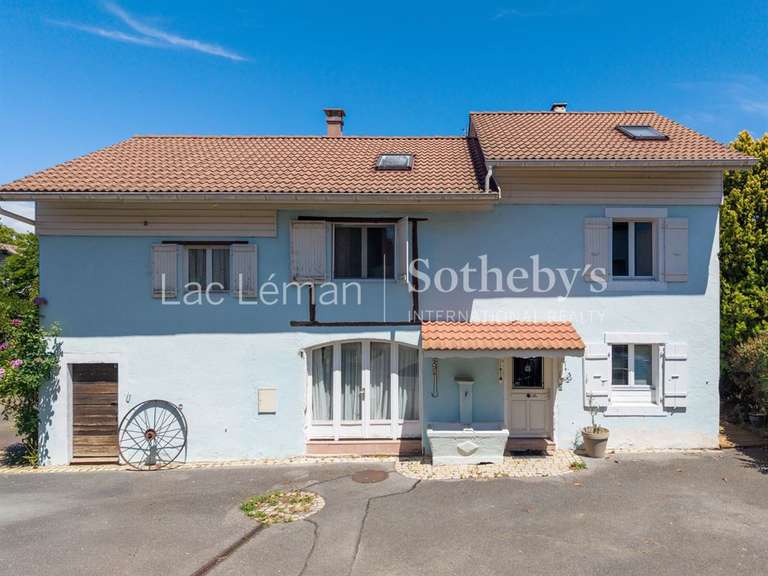 House Veigy-Foncenex - 4 bedrooms - 251m²