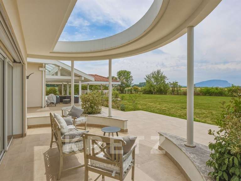 Maison Veigy-Foncenex - 7 chambres - 480m²