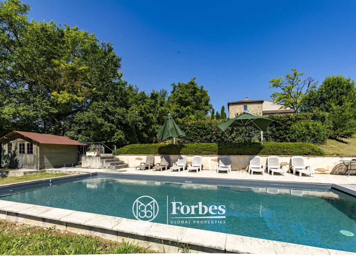Property Veilhes