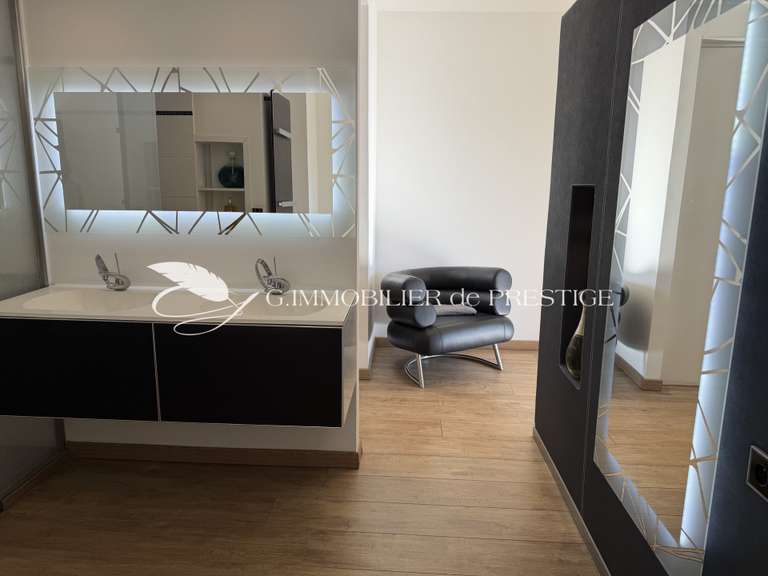 House Velleron - 5 bedrooms - 464m²