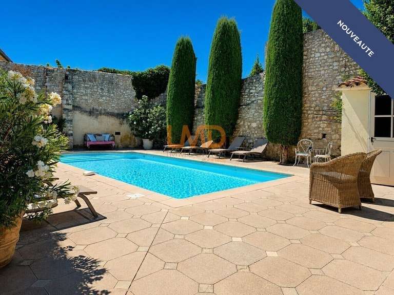 Maison Velleron - 9 chambres - 370m²
