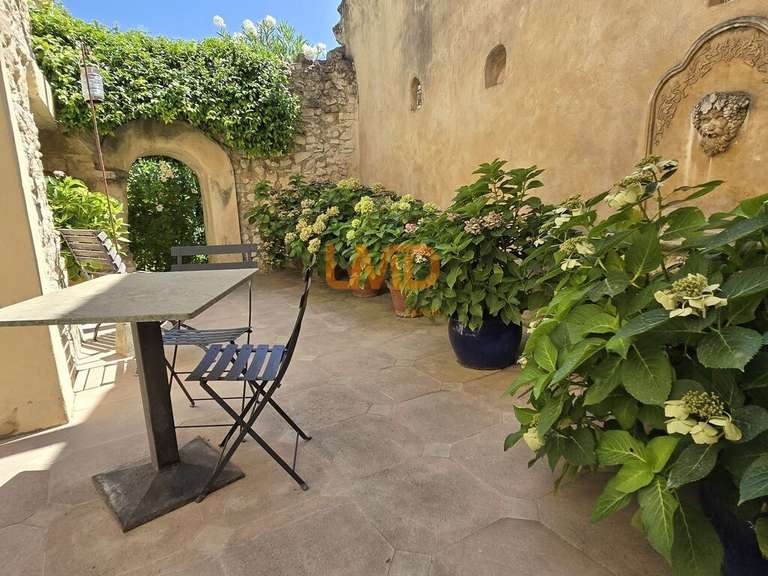 Maison Velleron - 9 chambres - 370m²